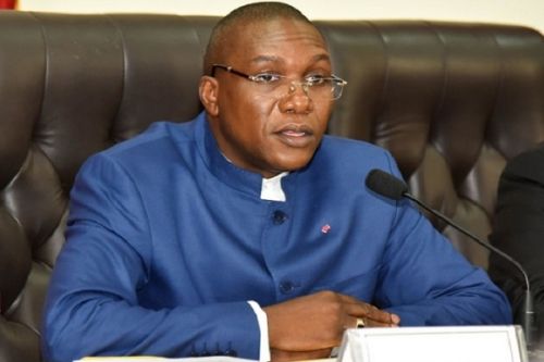 Manaouda Malachie annule les affectations du gouverneur qui menaçaient de paralyser l’hôpital régional de Bafoussam