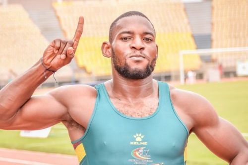 Emmanuel Aseme : passé sous la barre de 10 secondes, le sprinteur camerounais attire l’attention