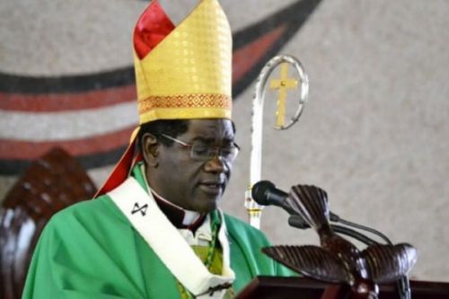 Salubrité publique : Mgr Jean Mbarga en croisade contre les ordures à Yaoundé