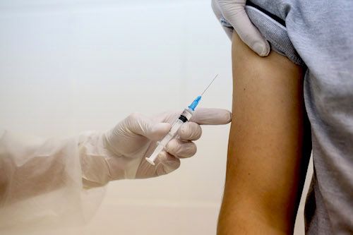 Les premiers vaccins AstraZeneca attendus au Cameroun dans deux semaines, d’après le ministre de la Santé