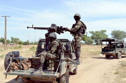 Un mort et un centre de santé dévalisé par Boko Haram à la frontière avec le Nigeria