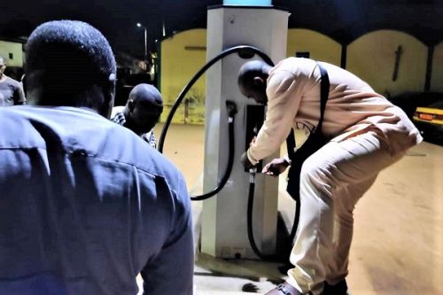 Pénurie de carburant : une station-service scellée à Yaoundé pour avoir refusé de servir des automobilistes