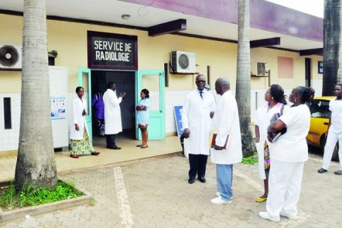 Le système de santé camerounais accuse un déficit de 55 000 personnels (officiel)