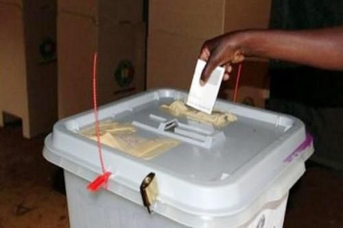 Oui, Akere Muna se retire finalement de l’élection présidentielle
