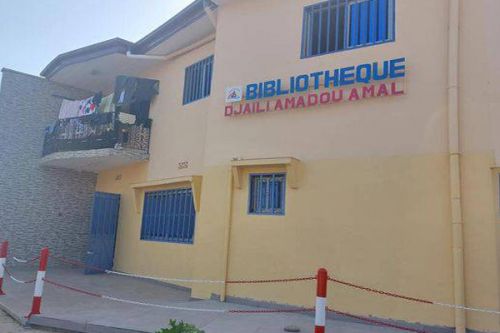 Après Douala, l’écrivaine Djaïli Amadou Amal ouvre une deuxième bibliothèque à Maroua pour favoriser l&#039;accès au livre