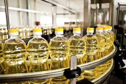 Vie chère : le ministre du Commerce justifie la hausse de 36 % du prix de l’huile raffinée sur le marché
