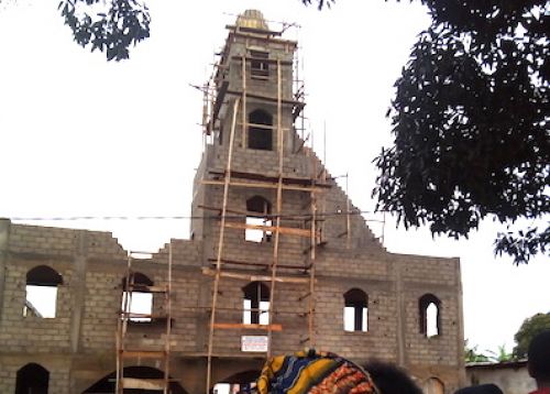 Oui, l’effondrement d’une église a fait deux morts à Yaoundé