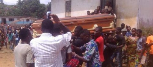 Mbankomo : les populations boudent l’interdiction de la vente des boissons lors des cérémonies funéraires