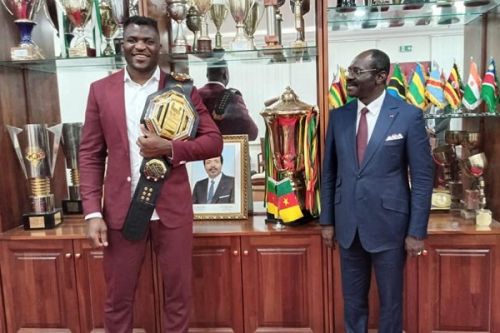 Retour triomphal au pays pour Francis Ngannou, hissé au panthéon des meilleurs sportifs camerounais