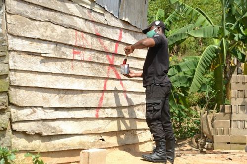 Douala : le maire Mbassa Ndine lance une vaste campagne de contrôle des permis de construire