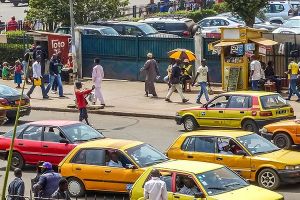 Transport urbain : le tarif du taxi passe officiellement de 300 à 350 FCFA