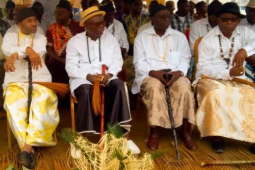 Les chefs traditionnels du Sud-Ouest opposés à la création d’une annexe de l’université de Buea à Akonolinga